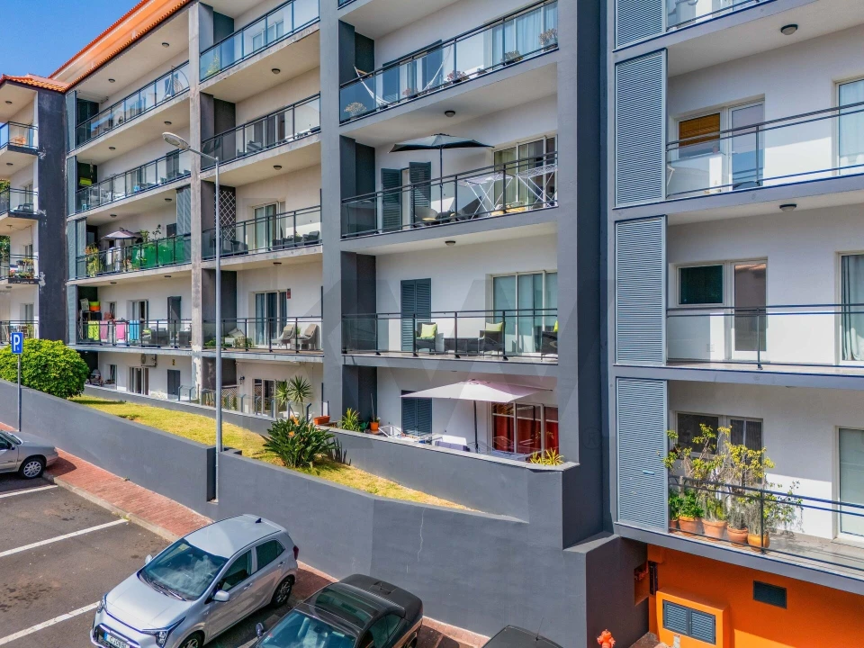 Apartamento T2 para Venda em Caniço Foto 1