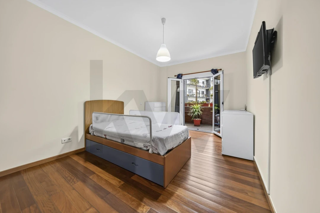 Apartamento T2 para Venda em Caniço Foto 13