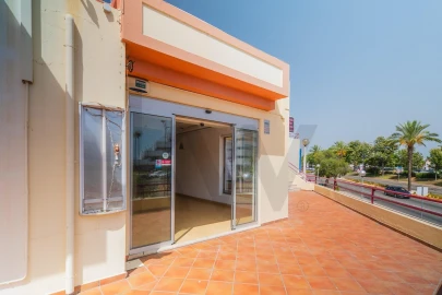 Loja para Venda em Albufeira e Olhos de Água