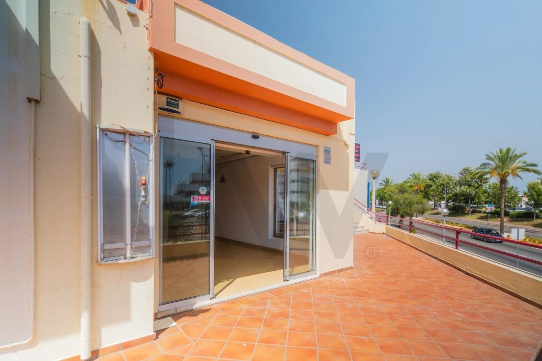 Loja para Venda em Albufeira e Olhos de Água Foto 1