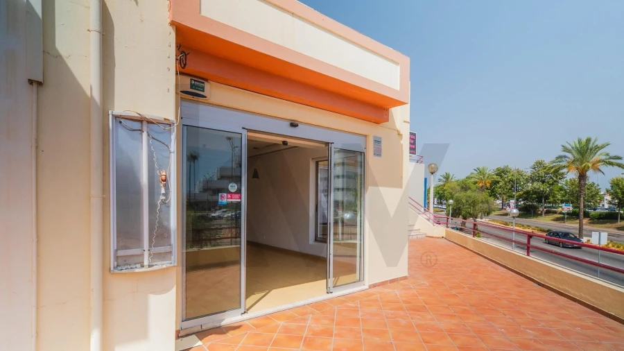 Loja para Venda em Albufeira e Olhos de Água