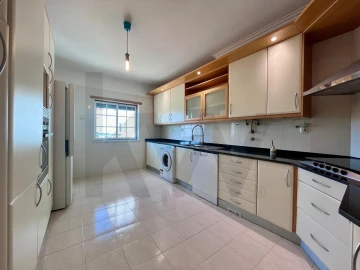 Apartamento T4 para Arrendamento em Alcabideche