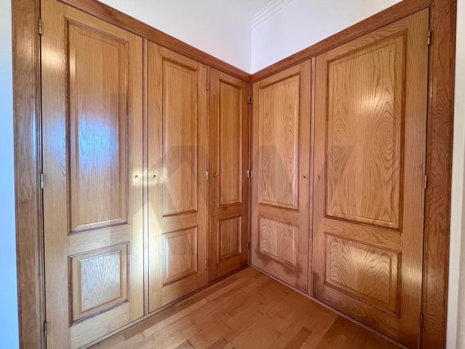Apartamento T4 para Arrendamento em Alcabideche Foto 27