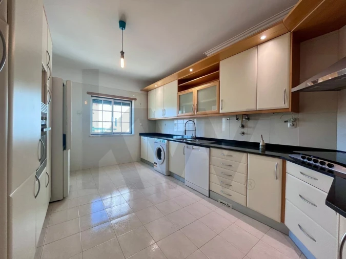 Apartamento T4 para Arrendamento em Alcabideche Foto 12