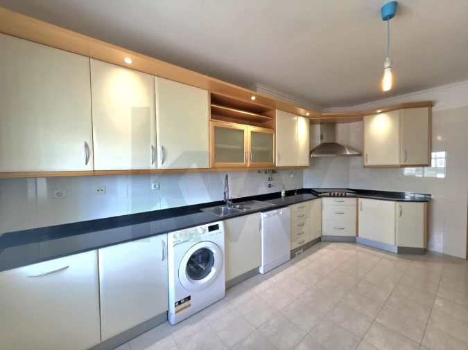 Apartamento T4 para Arrendamento em Alcabideche Foto 11
