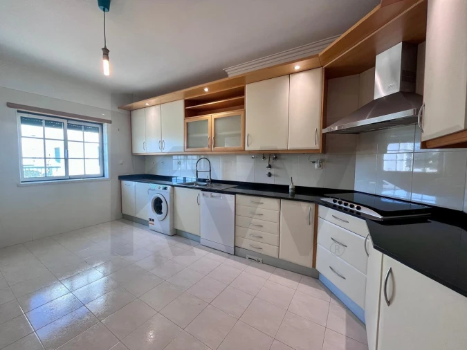 Apartamento T4 para Arrendamento em Alcabideche Foto 13