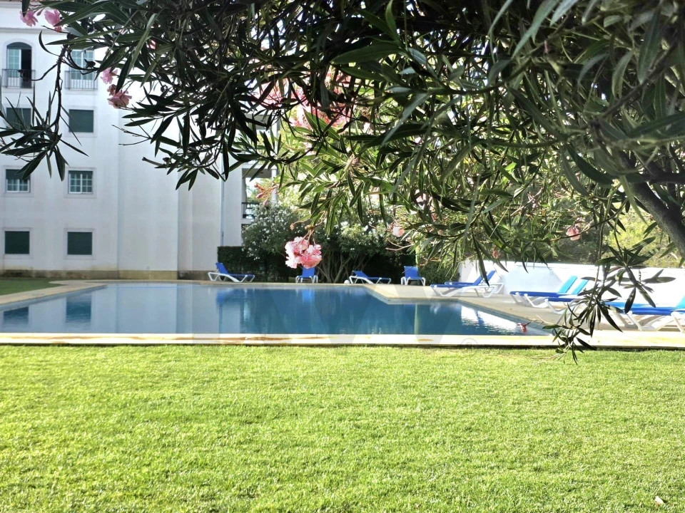 Apartamento T4 para Arrendamento em Alcabideche Foto 9