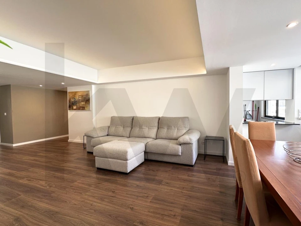 Apartamento T3 para Arrendamento em Massamá e Monte Abraão Foto 5