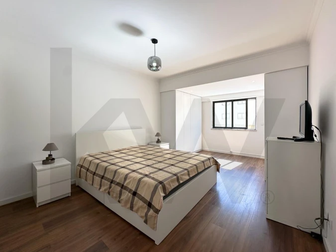 Apartamento T3 para Arrendamento em Massamá e Monte Abraão Foto 8