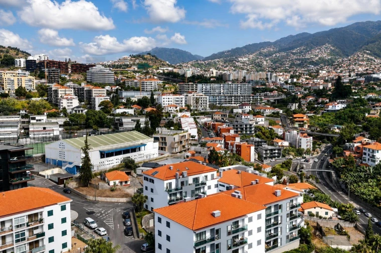 Apartamento T3 para Venda em São Martinho Foto 2