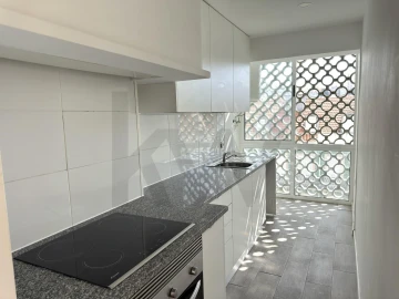 Apartamento T1 para Arrendamento em Arroios