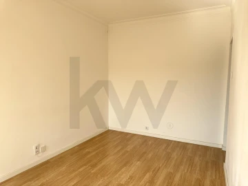 Apartamento T1 para Arrendamento em Arroios