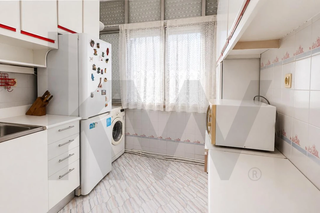 Apartamento T2 para Venda em Alfragide Foto 16