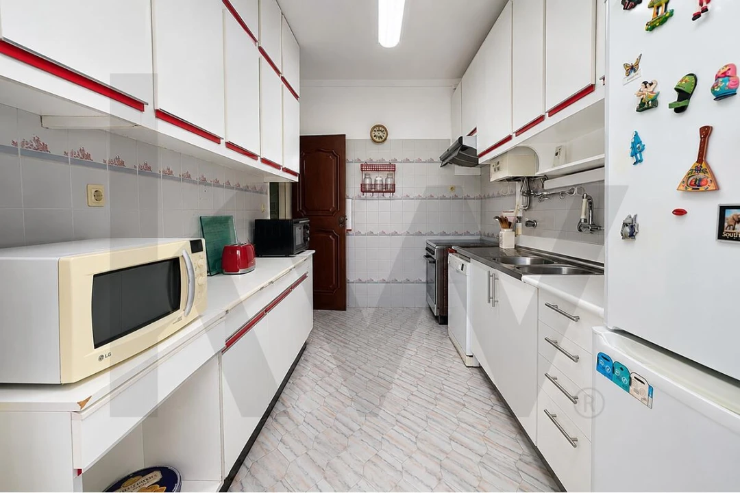 Apartamento T2 para Venda em Alfragide Foto 17