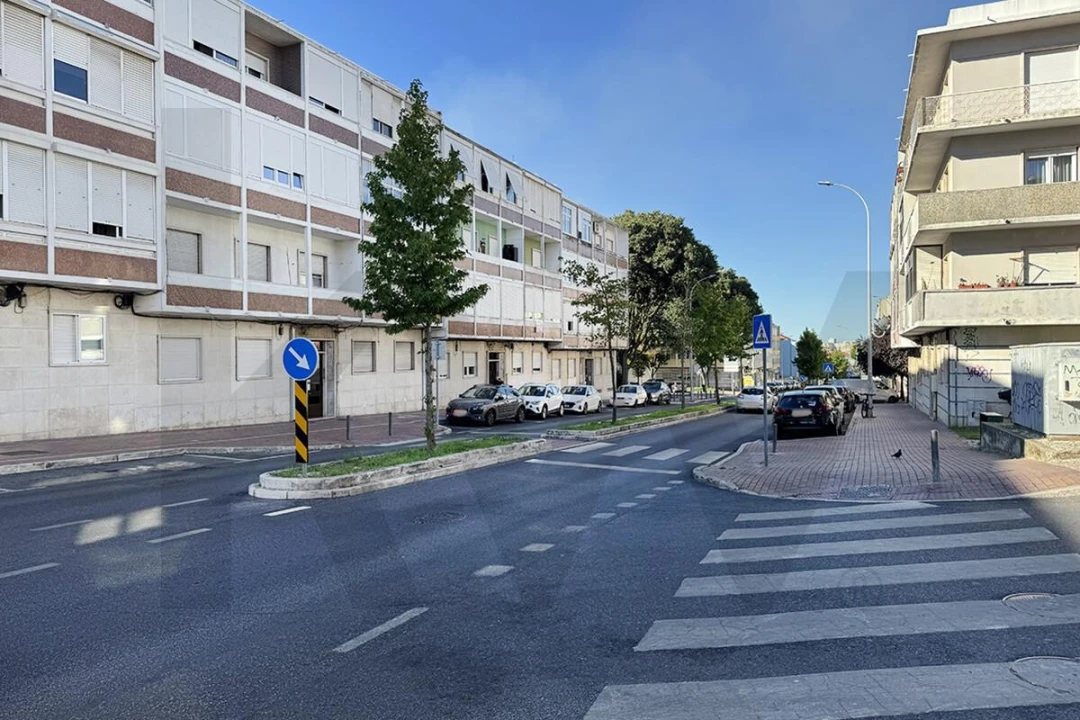 Apartamento T2 para Venda em Alfragide Foto 39