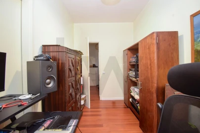 Apartamento T3 para Venda em Carcavelos e Parede