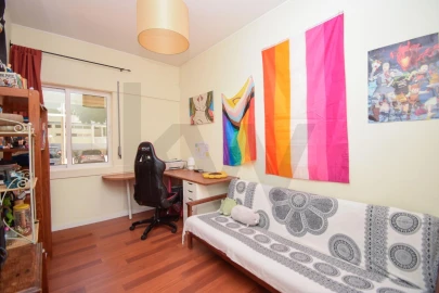 Apartamento T3 para Venda em Carcavelos e Parede