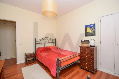 Apartamento T3 para Venda em Carcavelos e Parede