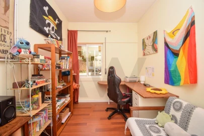 Apartamento T3 para Venda em Carcavelos e Parede