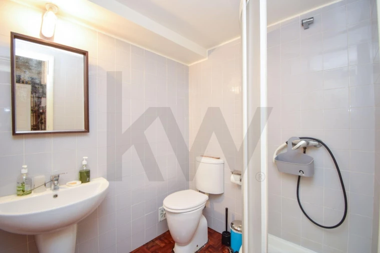 Apartamento T3 para Venda em Carcavelos e Parede Foto 19