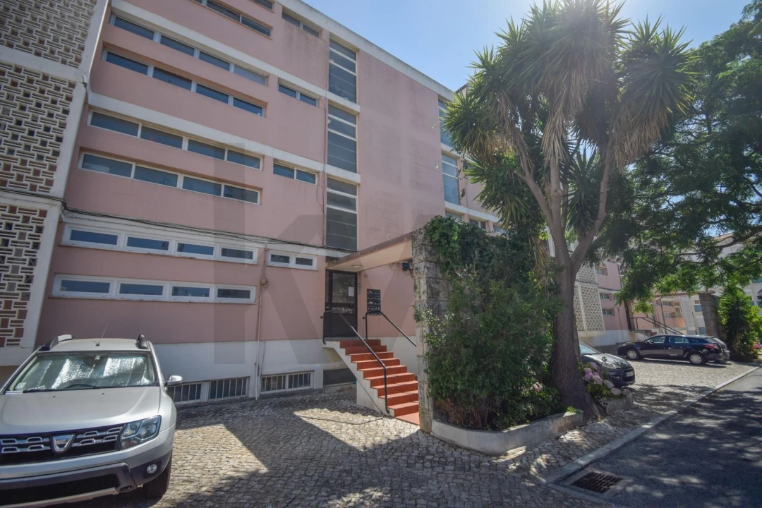 Apartamento T3 para Venda em Carcavelos e Parede Foto 26
