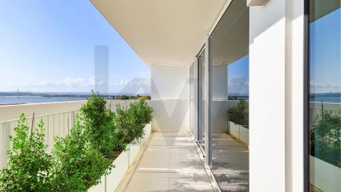 Apartamento T3 para Arrendamento em Seixal, Arrentela e Aldeia de Paio Pires