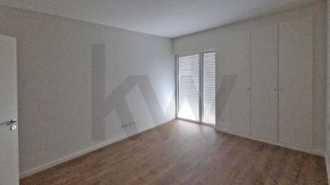 Apartamento T3 para Arrendamento em Seixal, Arrentela e Aldeia de Paio Pires