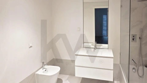 Apartamento T3 para Arrendamento em Seixal, Arrentela e Aldeia de Paio Pires