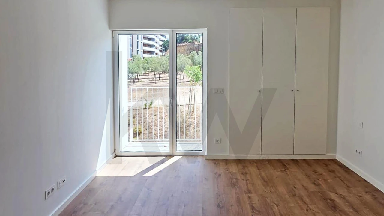 Apartamento T3 para Arrendamento em Seixal, Arrentela e Aldeia de Paio Pires Foto 4