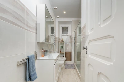 Apartamento T5 para Venda em Santo António