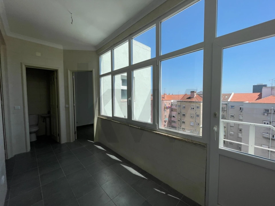 Apartamento T2 para Arrendamento em Areeiro Foto 21