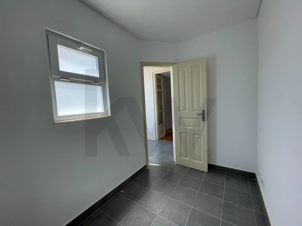 Apartamento T2 para Arrendamento em Areeiro Foto 19