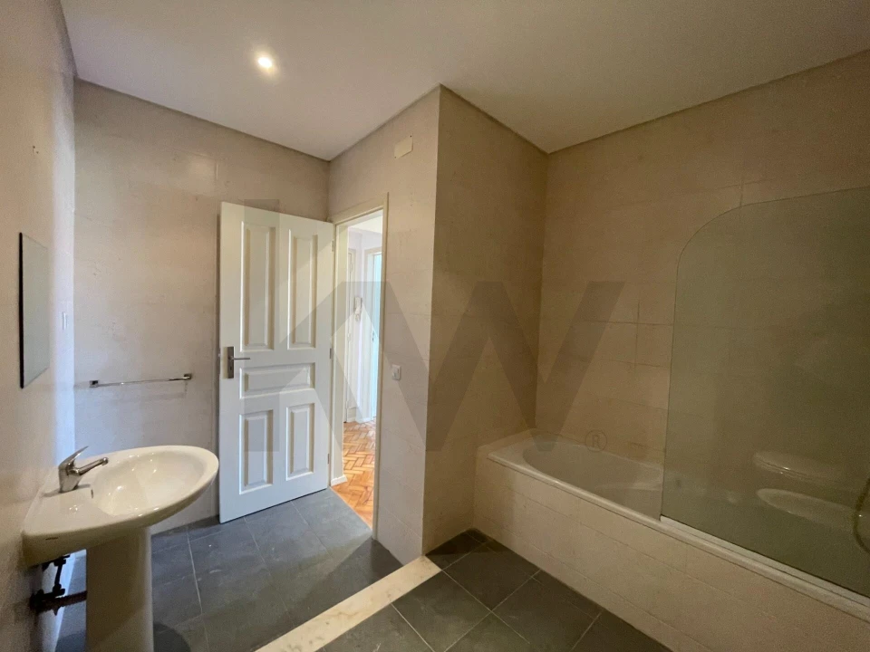 Apartamento T2 para Arrendamento em Areeiro Foto 11