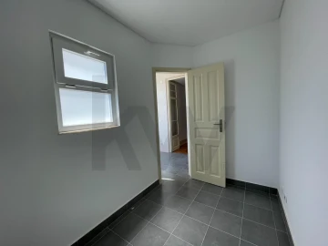 Apartamento T2 para Arrendamento em Areeiro