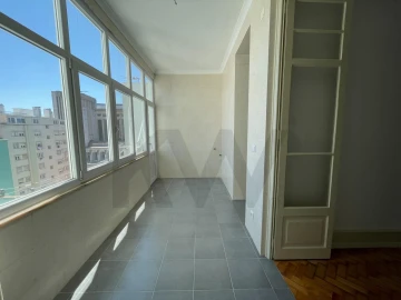 Apartamento T2 para Arrendamento em Areeiro