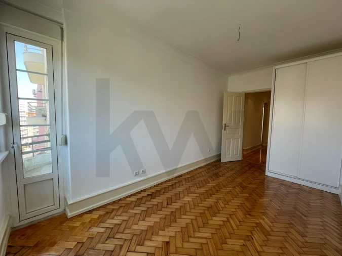 Apartamento T2 para Arrendamento em Areeiro Foto 7