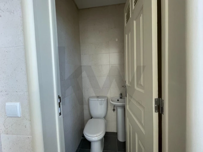 Apartamento T2 para Arrendamento em Areeiro Foto 17