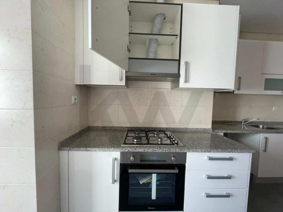 Apartamento T2 para Arrendamento em Areeiro Foto 27
