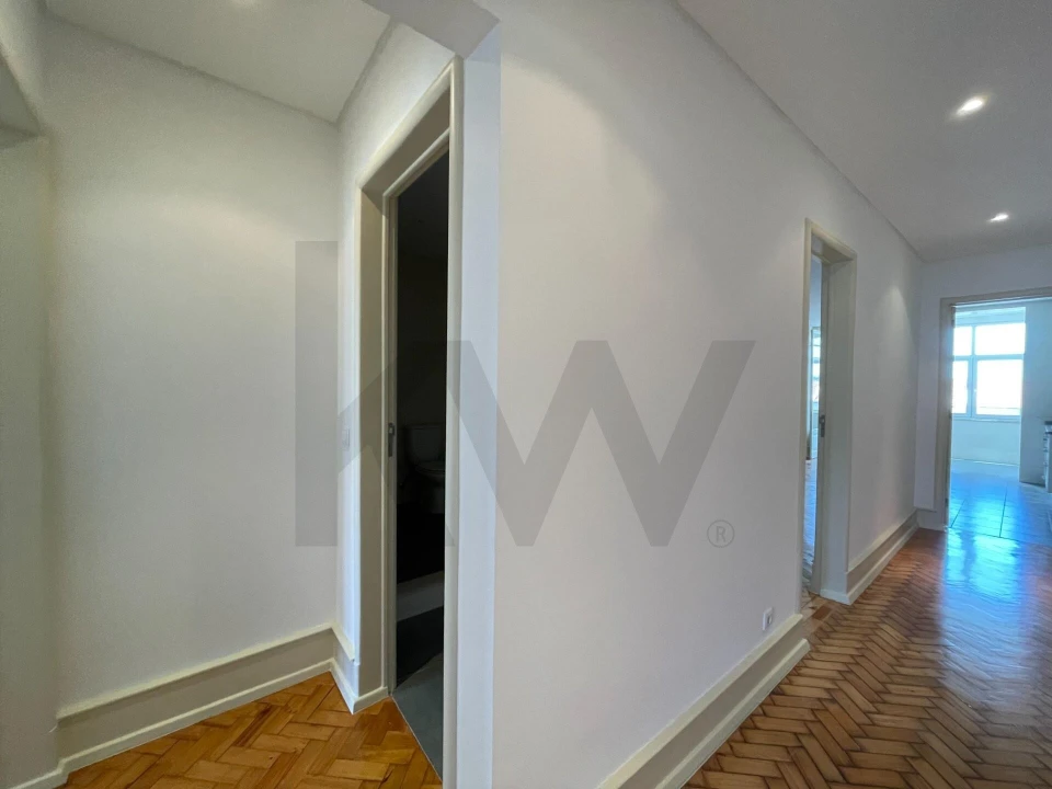 Apartamento T2 para Arrendamento em Areeiro Foto 5