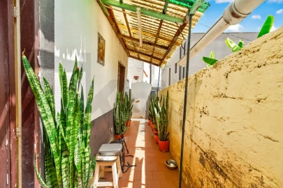 Moradia T2 para Venda em Funchal (São Pedro)