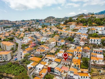 Moradia T2 para Venda em Funchal (São Pedro)