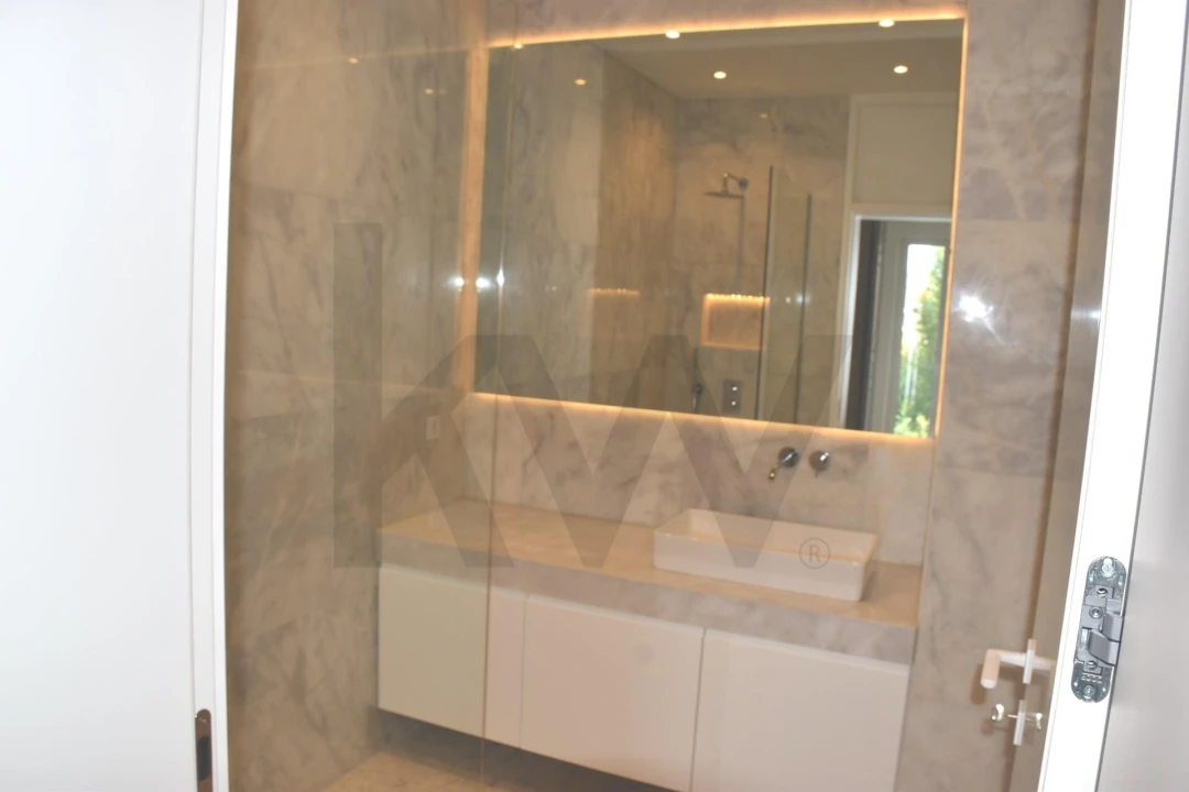Apartamento T3 para Venda em Santo António Foto 27