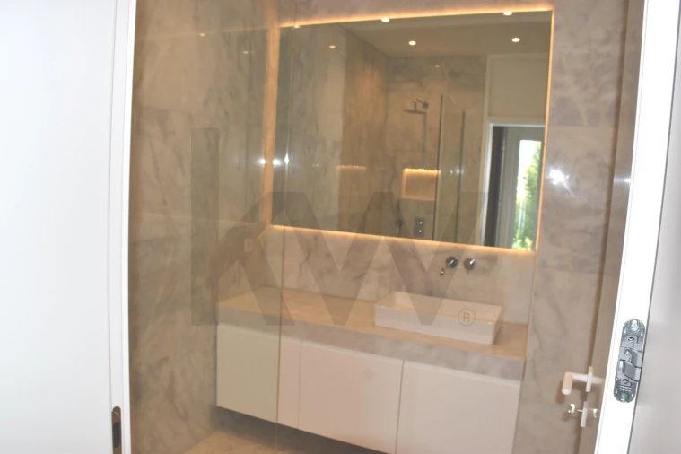 Apartamento T3 para Venda em Santo António Foto 27