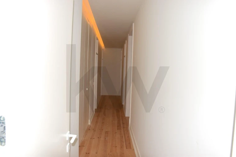 Apartamento T3 para Venda em Santo António Foto 9
