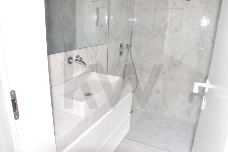 Apartamento T3 para Venda em Santo António Foto 19