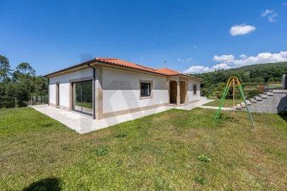 Moradia T3 para Venda em Rubiães