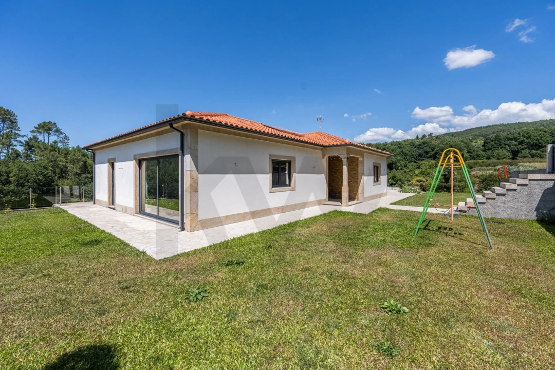 Moradia T3 para Venda em Rubiães Foto 29