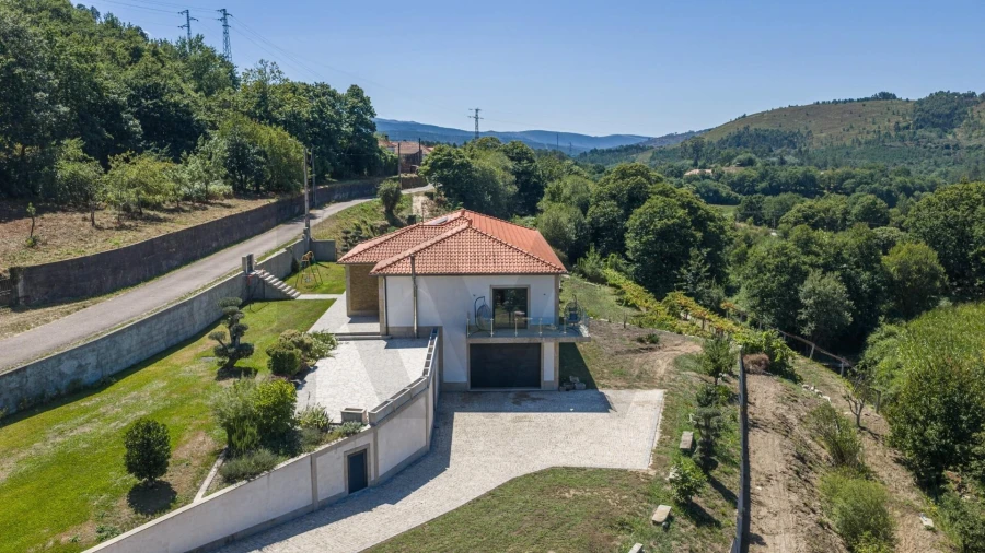 Moradia T3 para Venda em Rubiães Foto 35