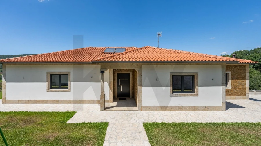 Moradia T3 para Venda em Rubiães