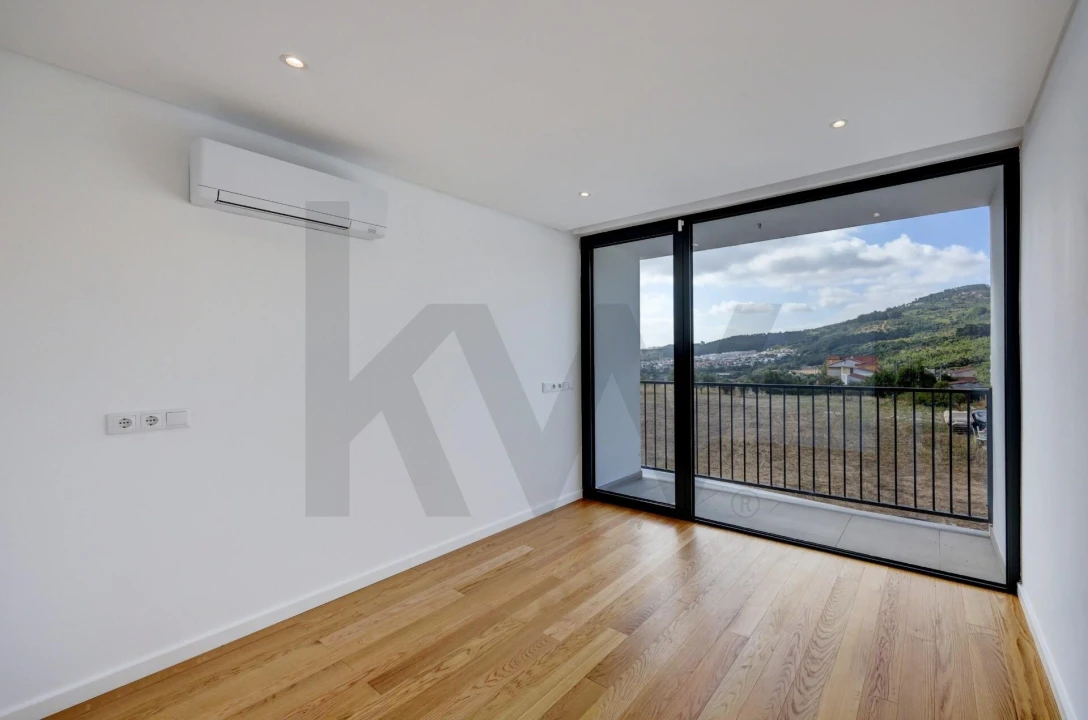 Moradia T4 para Venda em Loures Foto 59